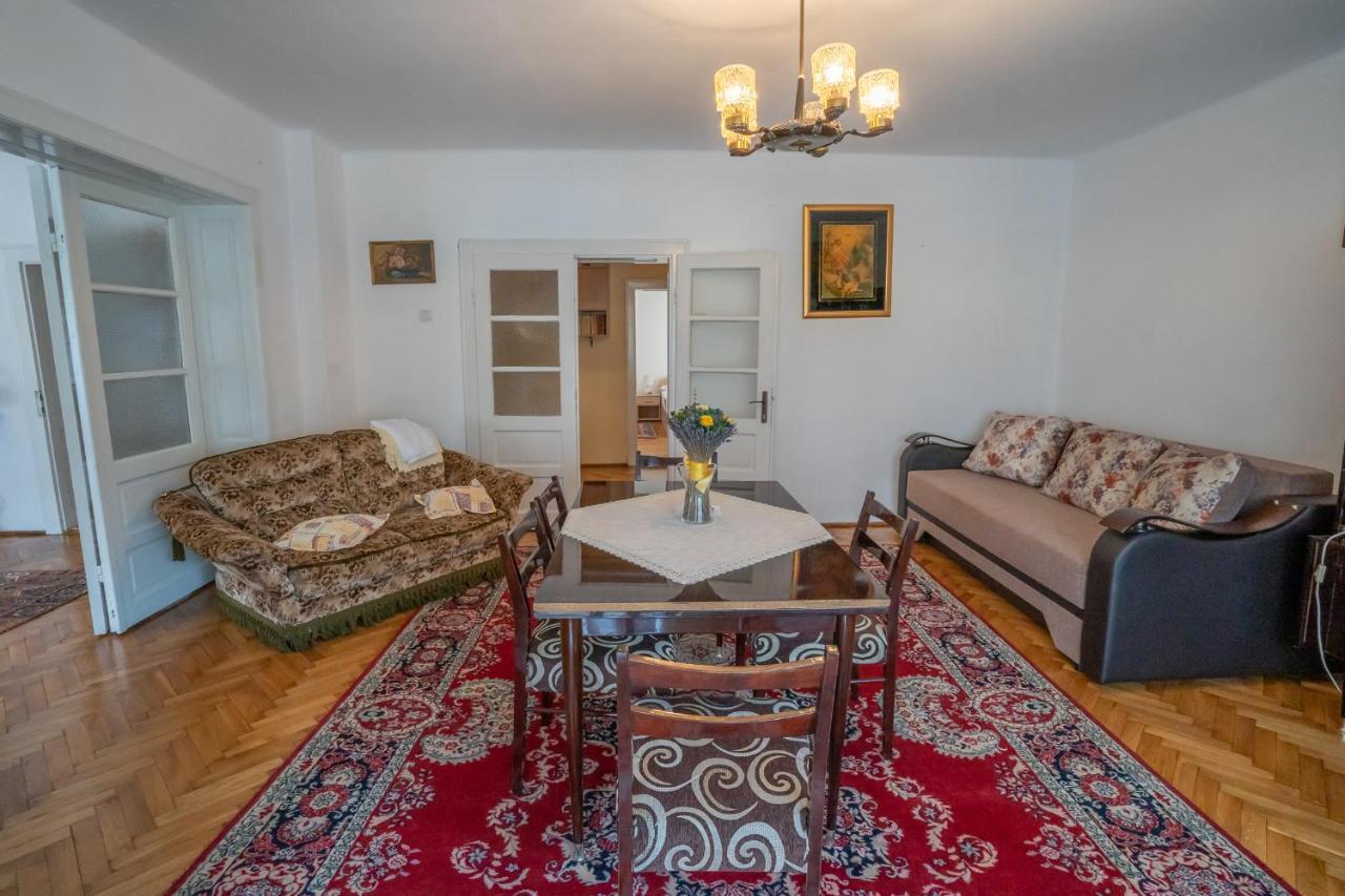 Doi Bujori Apartment Alba Iulia Bagian luar foto