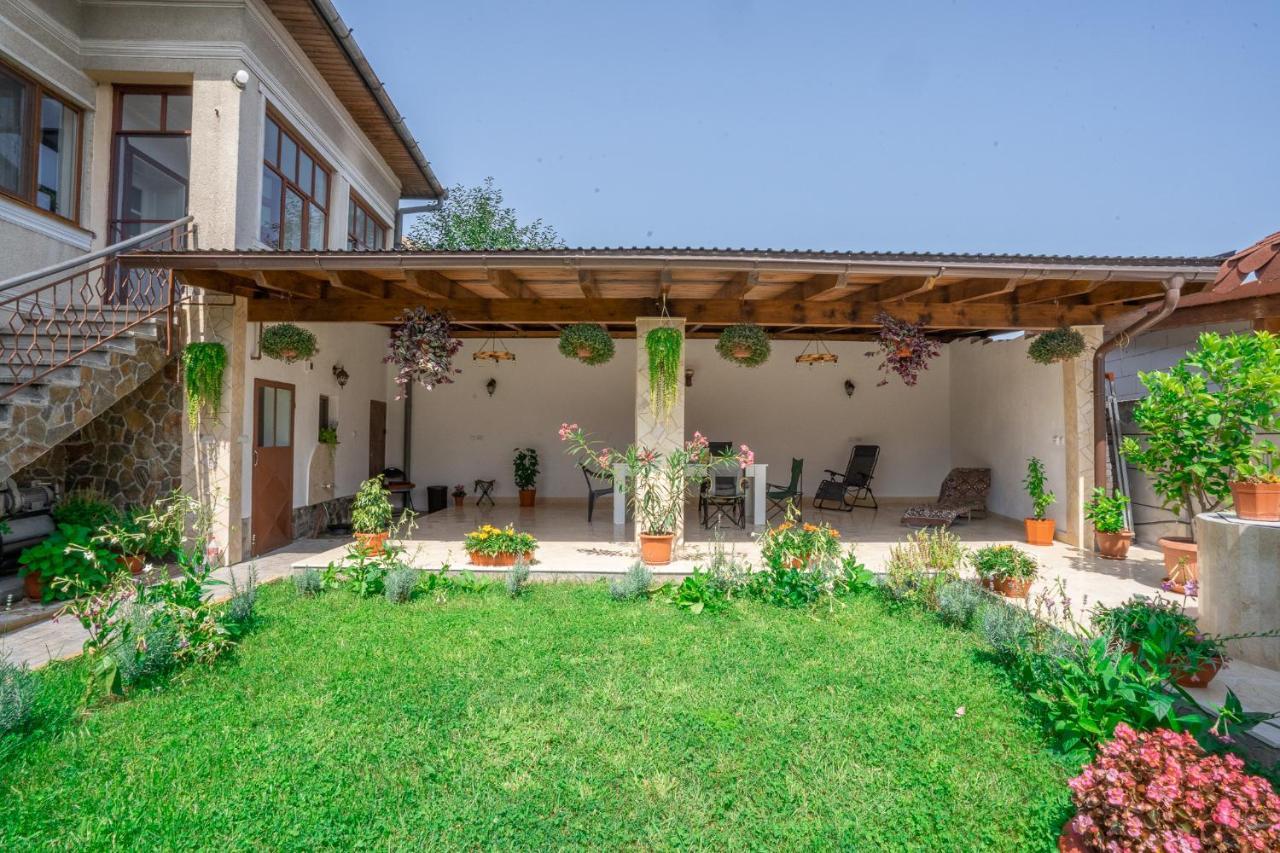 Doi Bujori Apartment Alba Iulia Bagian luar foto