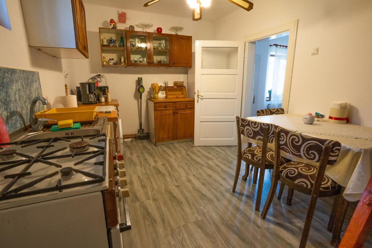 Doi Bujori Apartment Alba Iulia Bagian luar foto