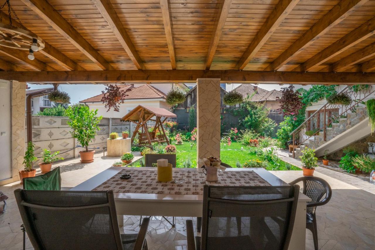 Doi Bujori Apartment Alba Iulia Bagian luar foto