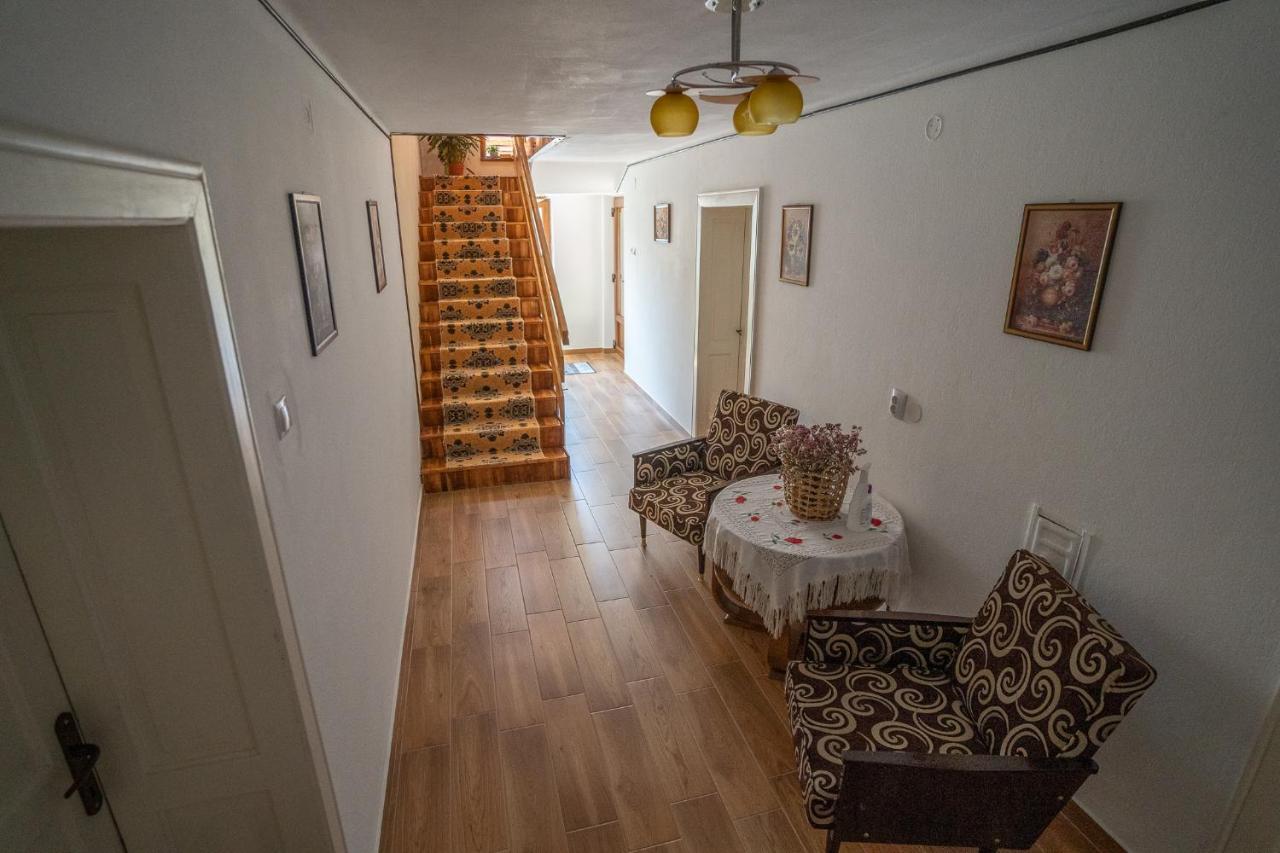 Doi Bujori Apartment Alba Iulia Bagian luar foto