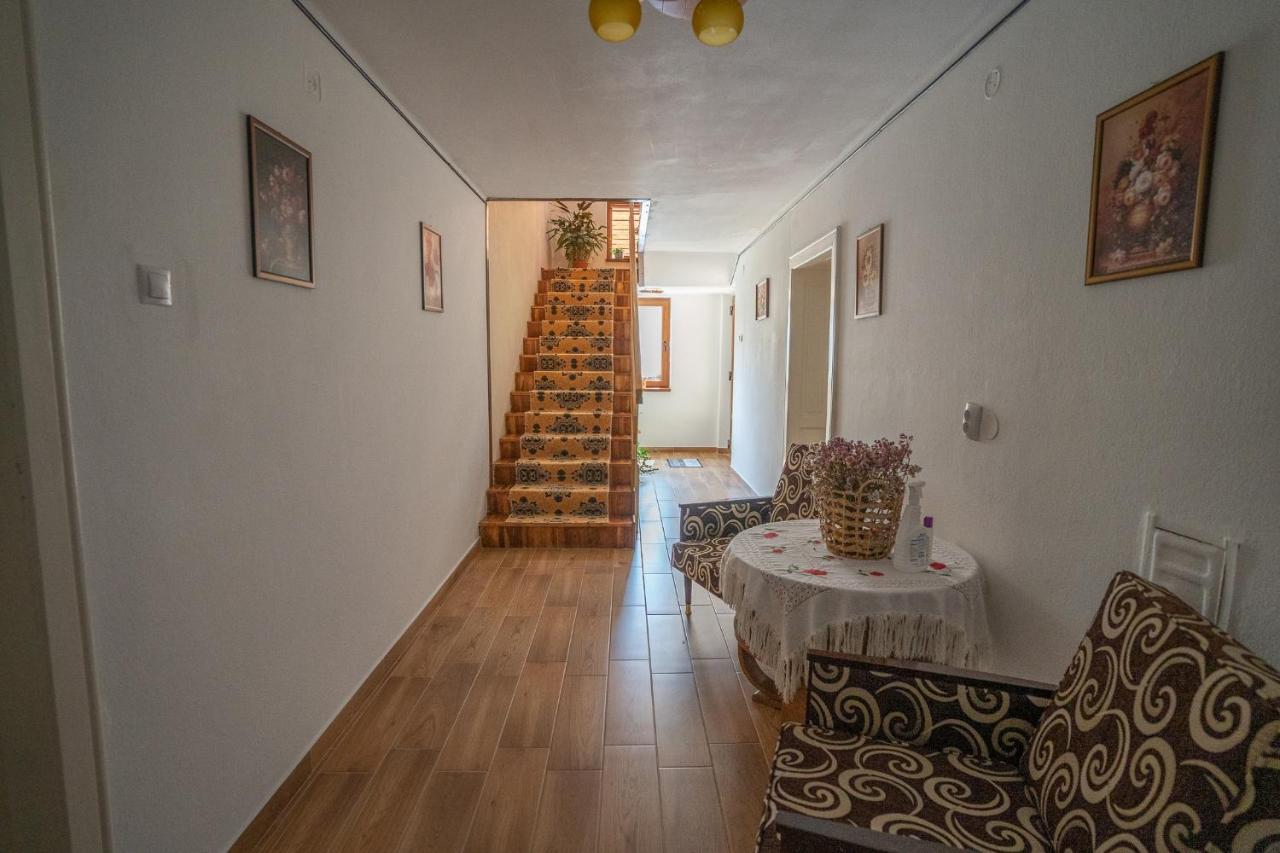 Doi Bujori Apartment Alba Iulia Bagian luar foto