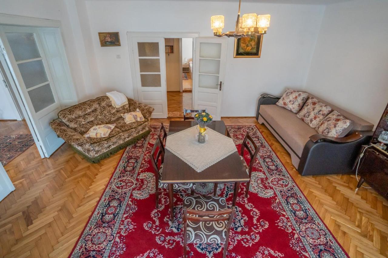 Doi Bujori Apartment Alba Iulia Bagian luar foto